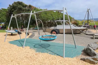 [source: kapiti-coast https://www.kapiticoast.govt.nz/explore-kapiti/recreation/parks-and-reserves/parks/maclean-park/]