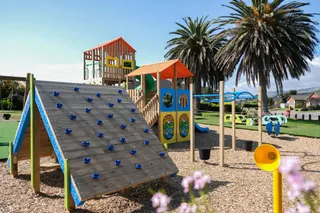 [source: kapiti-coast https://www.kapiticoast.govt.nz/explore-kapiti/recreation/parks-and-reserves/parks/regent-drive/]