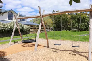 [source: kapiti-coast https://www.kapiticoast.govt.nz/explore-kapiti/recreation/parks-and-reserves/parks/shotover-grove-reserve/]