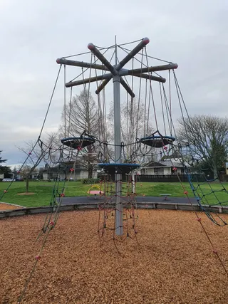 Ashurst Park photo 3