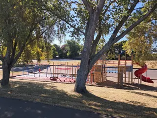 Hokowhitu Domain Playground photo 5
