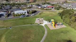 [source: kapiti-coast https://www.kapiticoast.govt.nz/explore-kapiti/recreation/parks-and-reserves/parks/waterstone-reserve/]