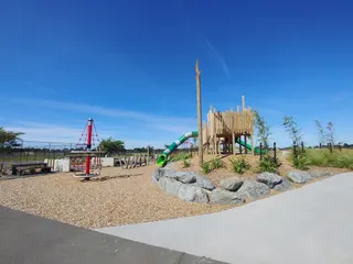 Falcon's Landing Park photo 3