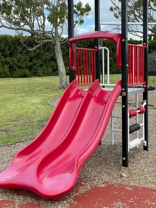 Rosa Birch Park playground photo 4