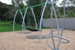 [source: kapiti-coast https://www.kapiticoast.govt.nz/explore-kapiti/recreation/parks-and-reserves/parks/leinster-avenue-reserve/]