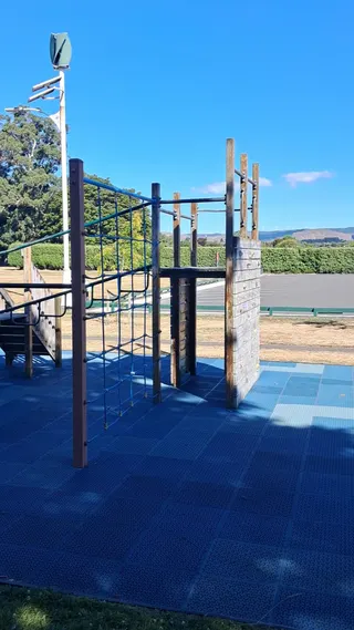 Hokowhitu Domain Playground photo 2