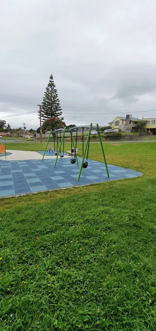Ernest Street Playground photo 2