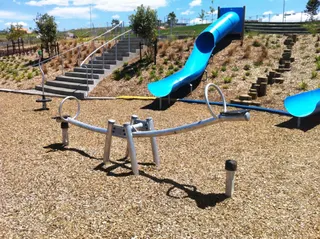 [source: playground-people https://www.playgrounds.co.nz/our-projects/swell-park-auckland/]