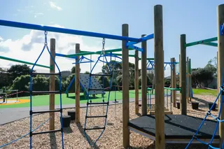 [source: kapiti-coast https://www.kapiticoast.govt.nz/explore-kapiti/recreation/parks-and-reserves/parks/simpson-crescent-reserve/]