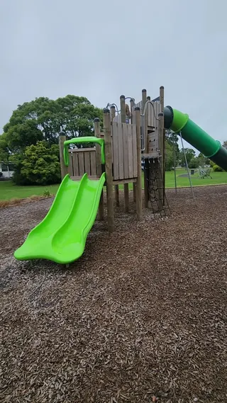 Maygrove playground photo 10