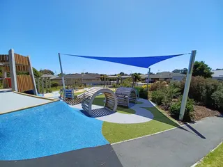 [source: kapiti-coast https://www.kapiticoast.govt.nz/explore-kapiti/recreation/parks-and-reserves/parks/lorna-irene-reserve/]