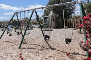 [source: kapiti-coast https://www.kapiticoast.govt.nz/explore-kapiti/recreation/parks-and-reserves/parks/totara-park-playground/]