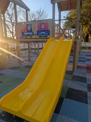 Elizabeth Rose Park photo 3