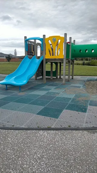 Shaw Road Public Playground