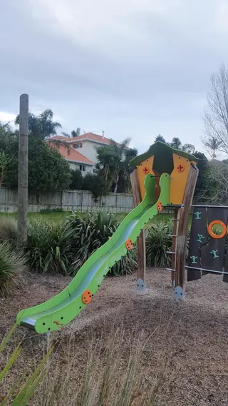 Unsworth Reserve - playground photo 5