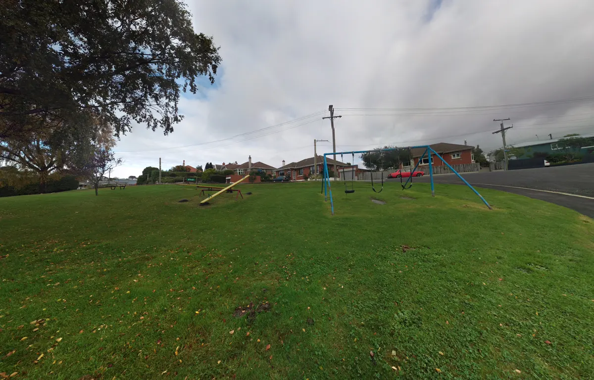 English Ave Playground playground, Mornington