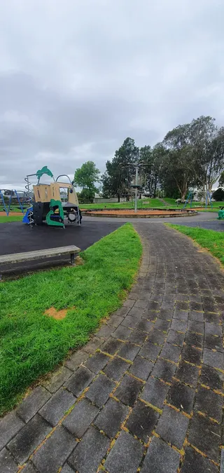 Ashurst Park photo 2