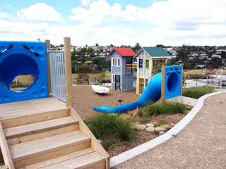 [source: playground-people https://www.playgrounds.co.nz/our-projects/swell-park-auckland/]
