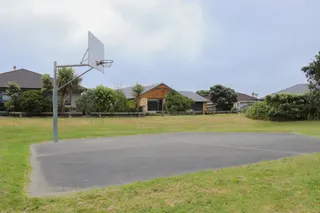 [source: kapiti-coast https://www.kapiticoast.govt.nz/explore-kapiti/recreation/parks-and-reserves/parks/pharazyn-avenue-playground/]