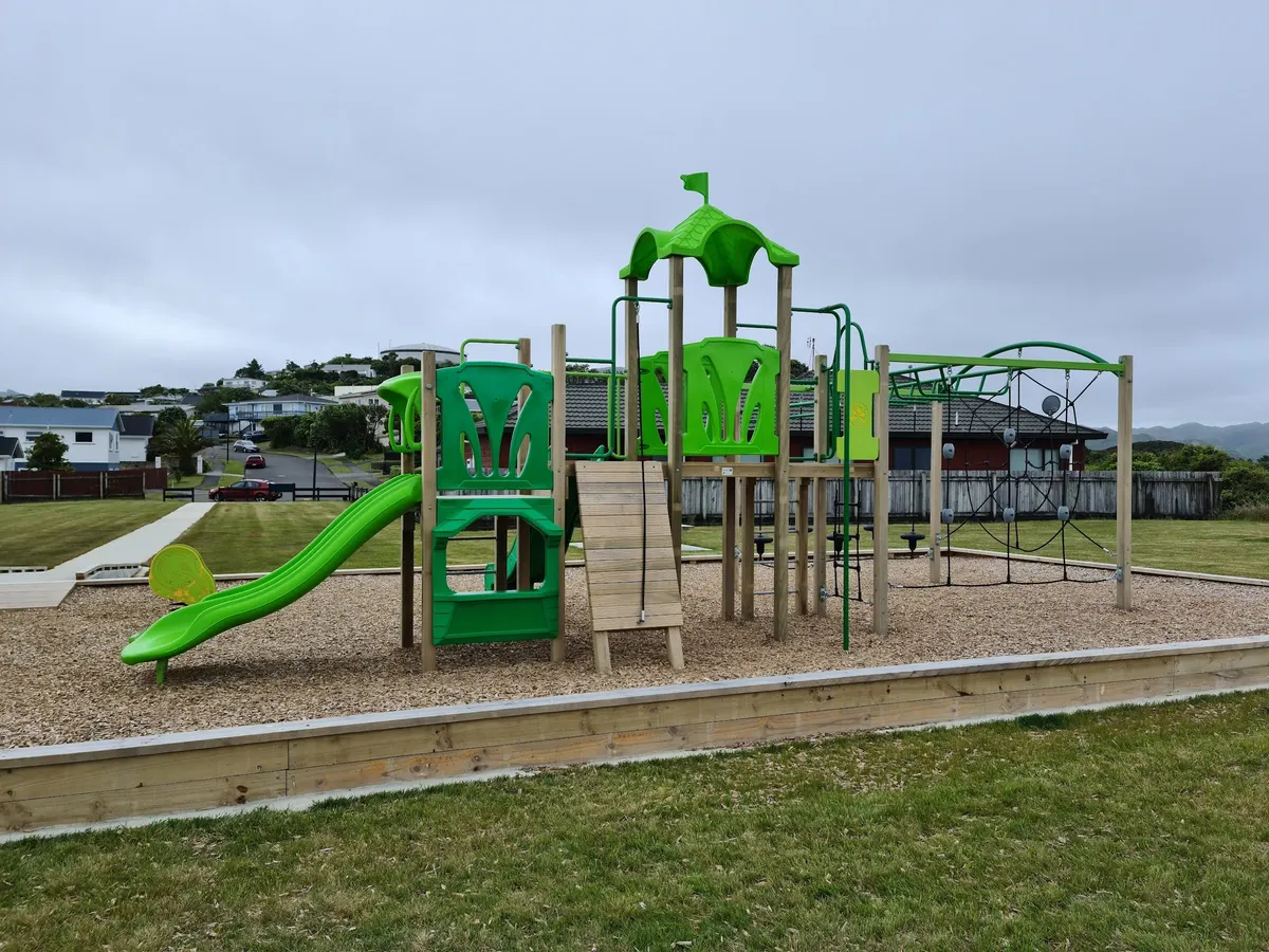 Banksia Grove Reserve playground, Maungaraki