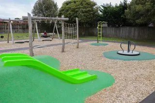 [source: kapiti-coast https://www.kapiticoast.govt.nz/explore-kapiti/recreation/parks-and-reserves/parks/milne-drive-reserve/]