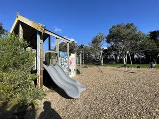 Omana Beach Road Playground photo 3
