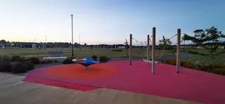 Acland Park reserve and playground photo 7