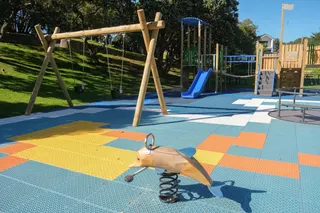 [source: kapiti-coast https://www.kapiticoast.govt.nz/explore-kapiti/recreation/parks-and-reserves/parks/marine-gardens-playground/]