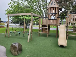 Lake Te Koo Utu playground photo 9