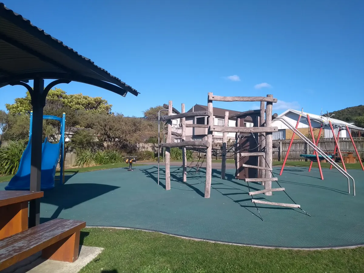 Chapel Street playground playground, Takapūwāhia