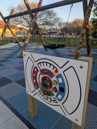 Elizabeth Rose Park photo 9